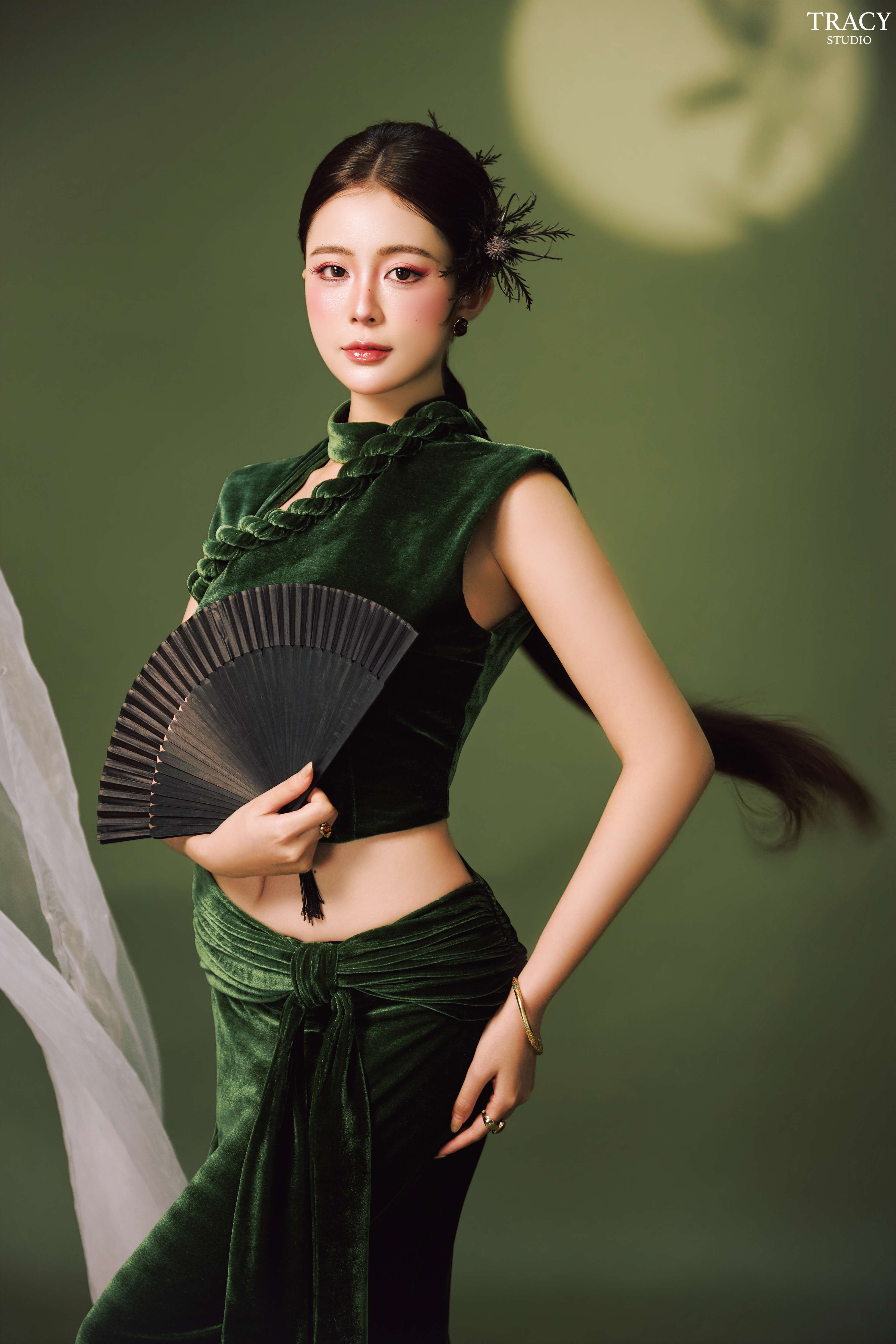 frontend/img/gallery/anh-tet-yem-ao-dai/tracy-studio-chup-concept-trung-thu-thanh-truc (6).jpg
